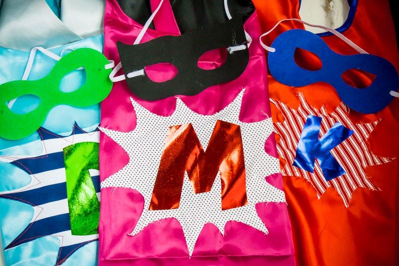 DIY superherojske maske in pelerine za najslajši družinski kostum DIY superheroj