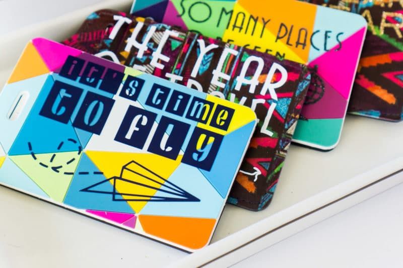 Nejroztomilejší DIY štítky na zavazadla dělají skvělé dárky