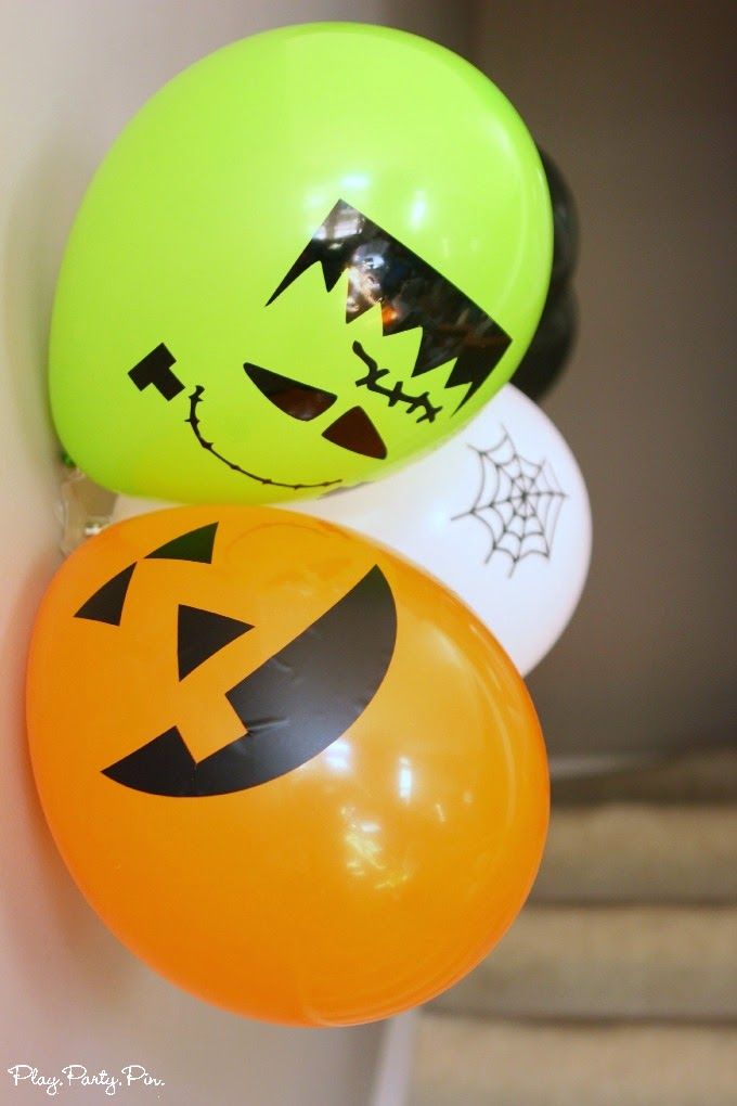 Decoració de festes amb globus de Halloween