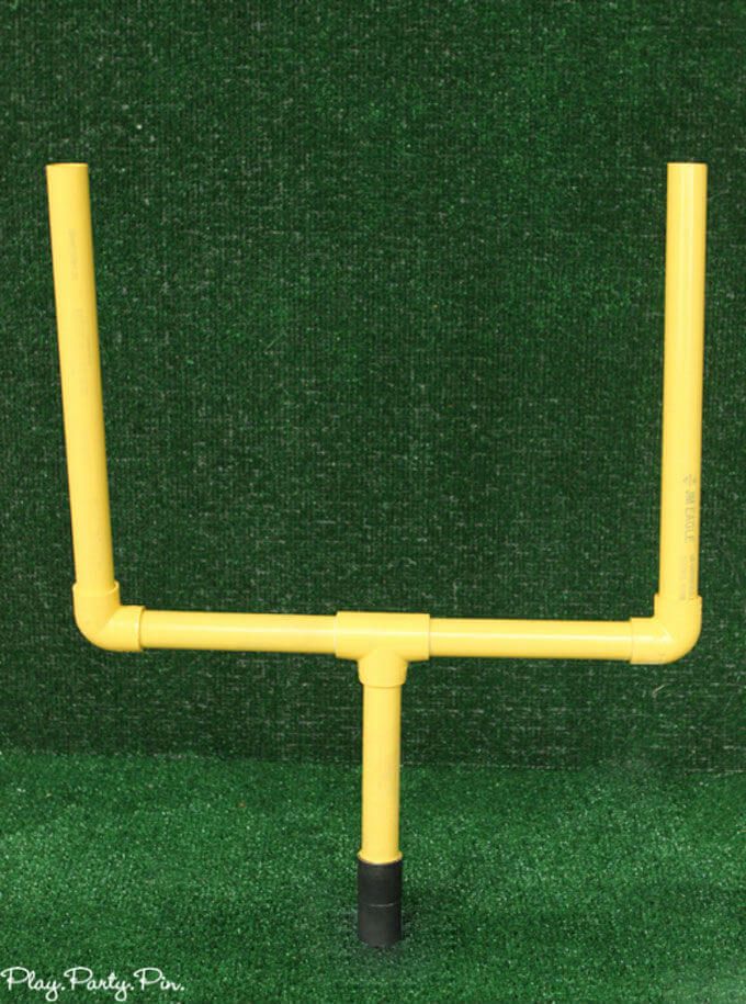 Como fazer postes de meta de campo perfeitos para decorações de festas de futebol