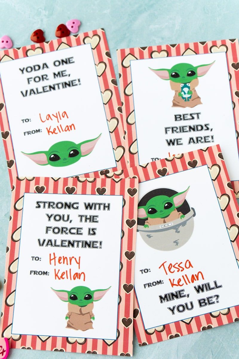 Čtyři Baby Yoda valentinky