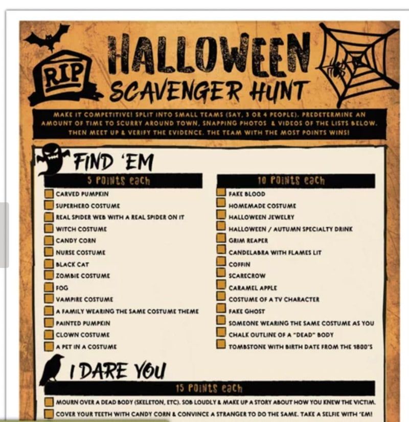 Una búsqueda del tesoro de Halloween basada en desafíos es uno de los juegos de Halloween más divertidos para adultos