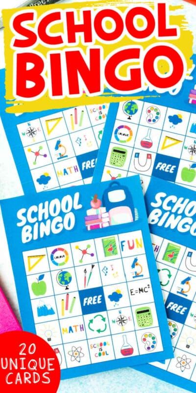 Pila de targetes de bingo escolar blaves amb text per a Pinterest
