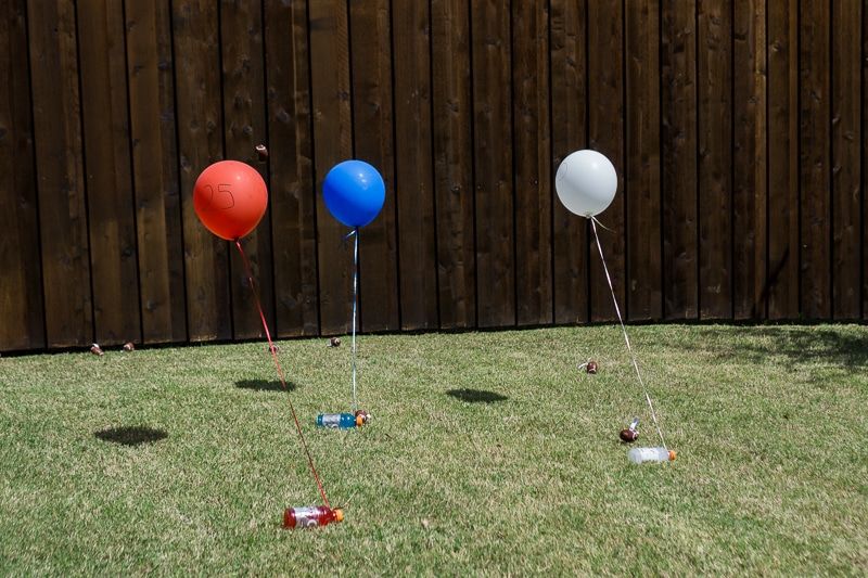 Балон надолу, една от най-забавните парти игри на открито