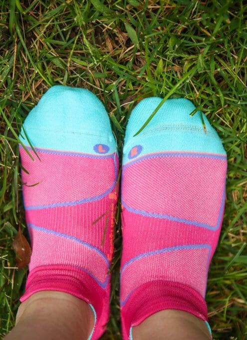 Пет задължителни неща за бегачите, включително най-страхотните Feetures! бягащи чорапи!