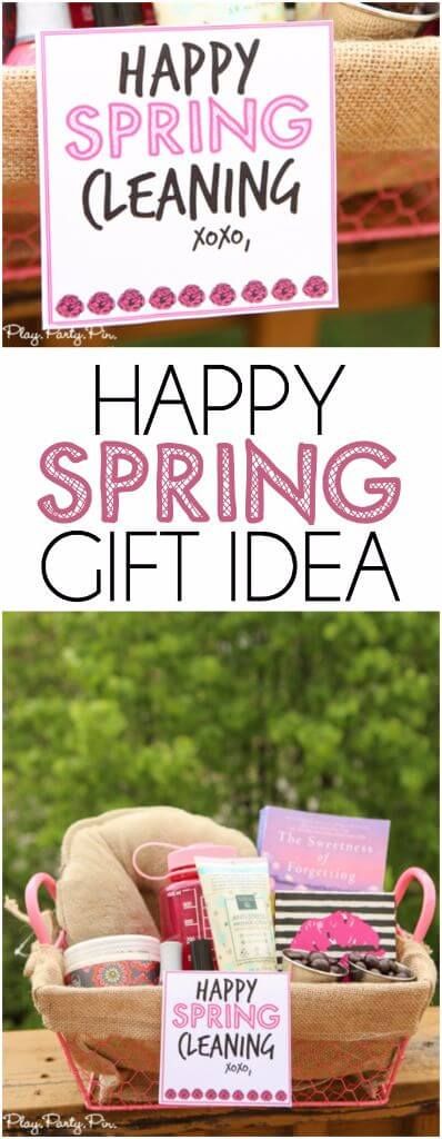 Us encanten aquests consells per crear la cistella de regal perfecta i què tan maca és aquella idea de cistella de regal de neteja de primavera? Jo