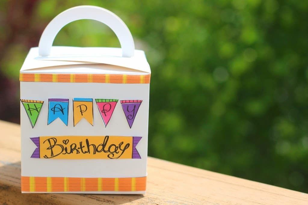 Сладки идеи за опаковане на подаръци за рожден ден от playpartyplan.com