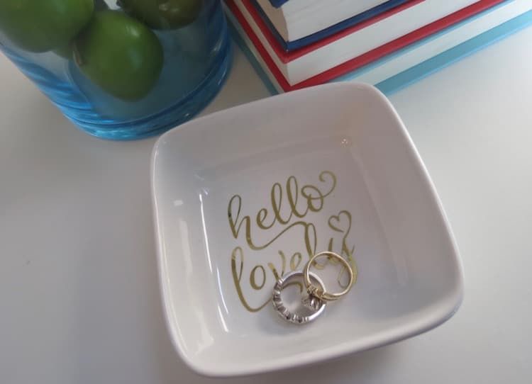 Los platos de anillo son excelentes regalos personalizados o para niños