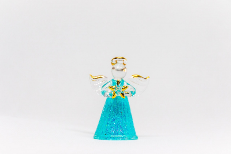   Skleněná figurka anděla z modrozeleného skla