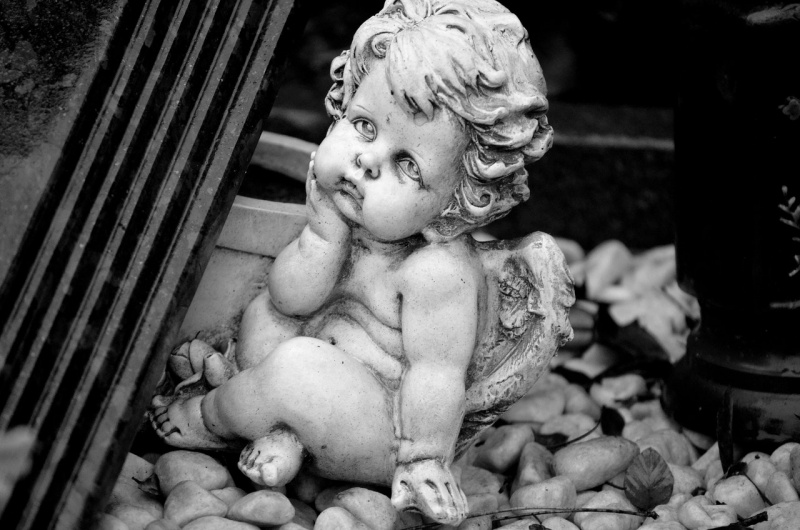   Estatua de un ángel bebé