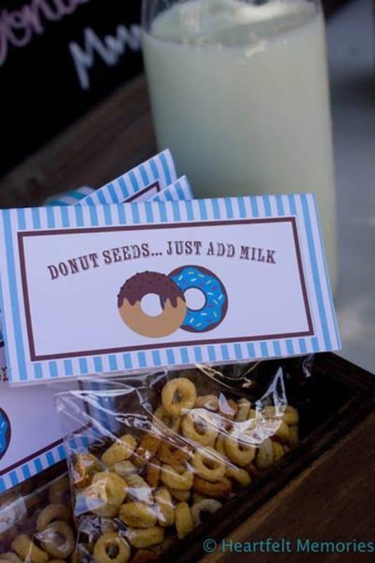 Lembrancinhas de donut usando Cheerios