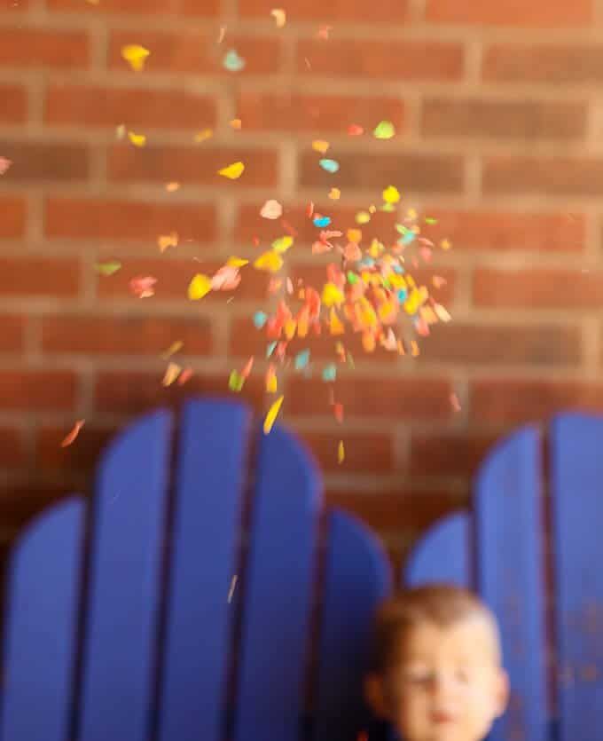 Una fiesta Pop the Confetti es perfecta para Año Nuevo