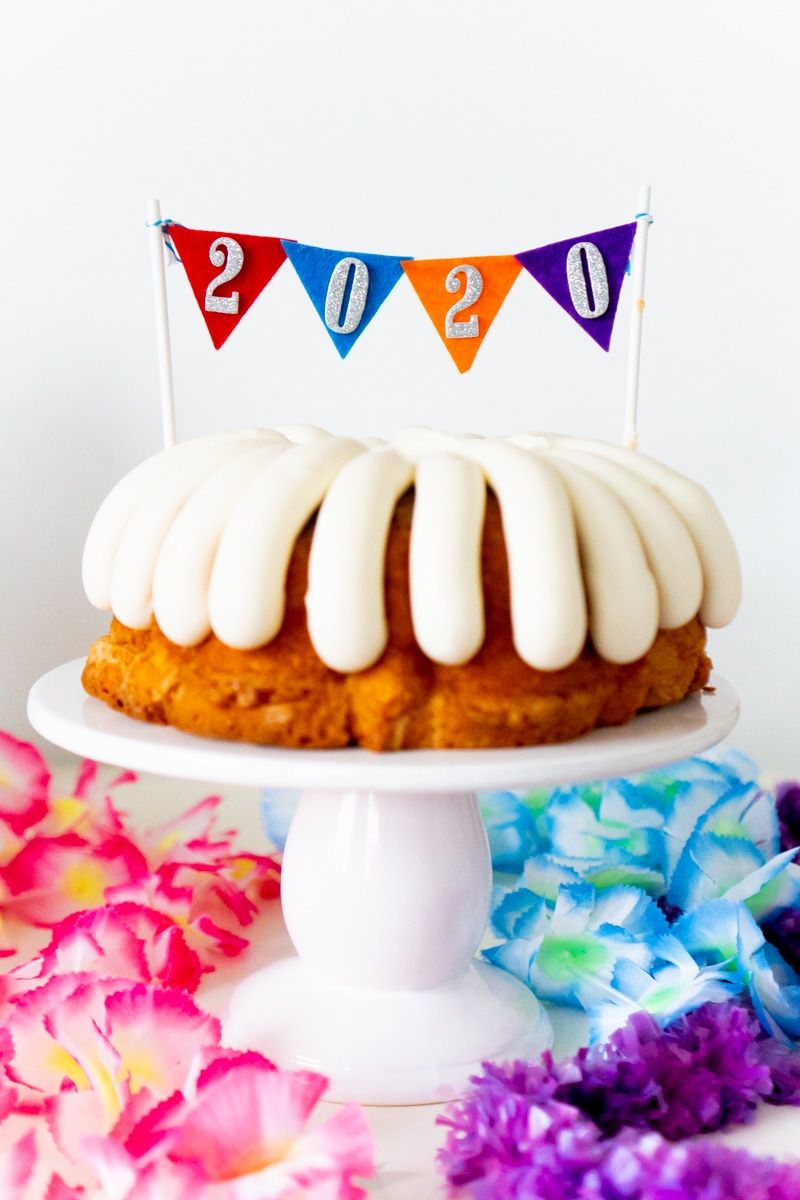 Torte Bundt so čudovit odmev v novoletnih idejah za zabave