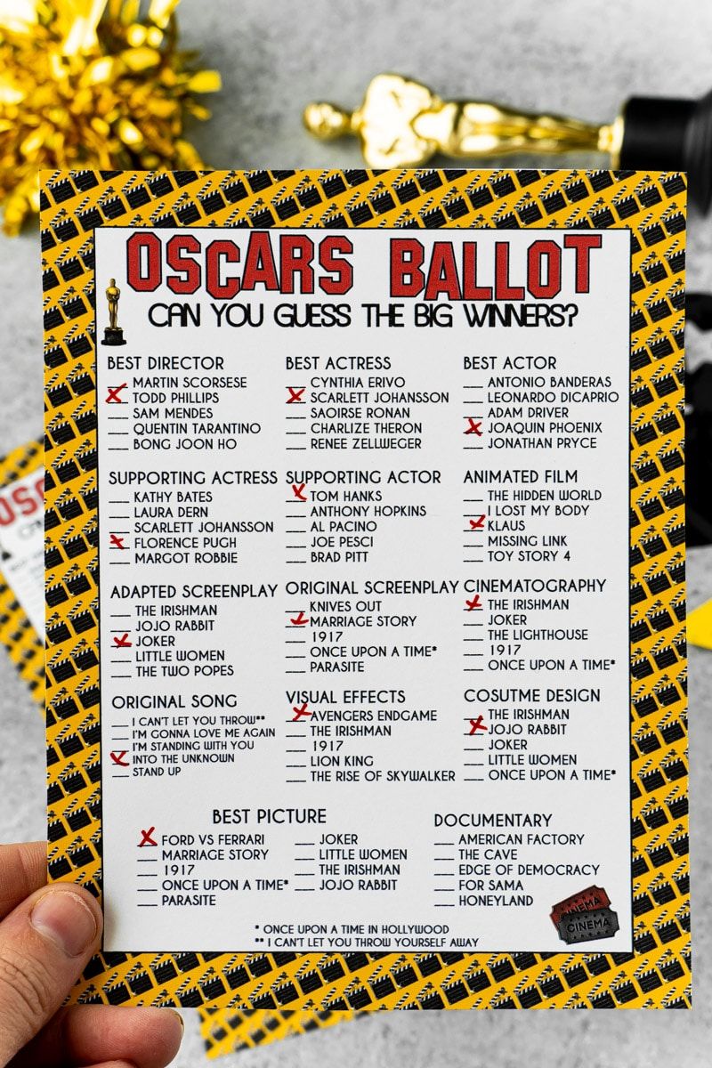 2020 Oskarový hlasovací lístek potisknutelný v ruce