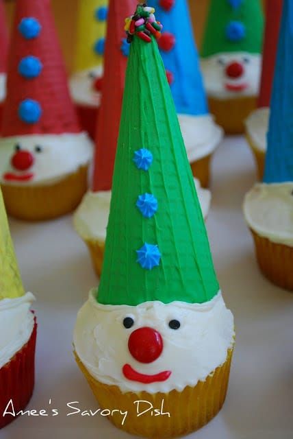 Οι κλόουν cupcakes δημιουργούν χαριτωμένες ιδέες για πάρτι τσίρκου