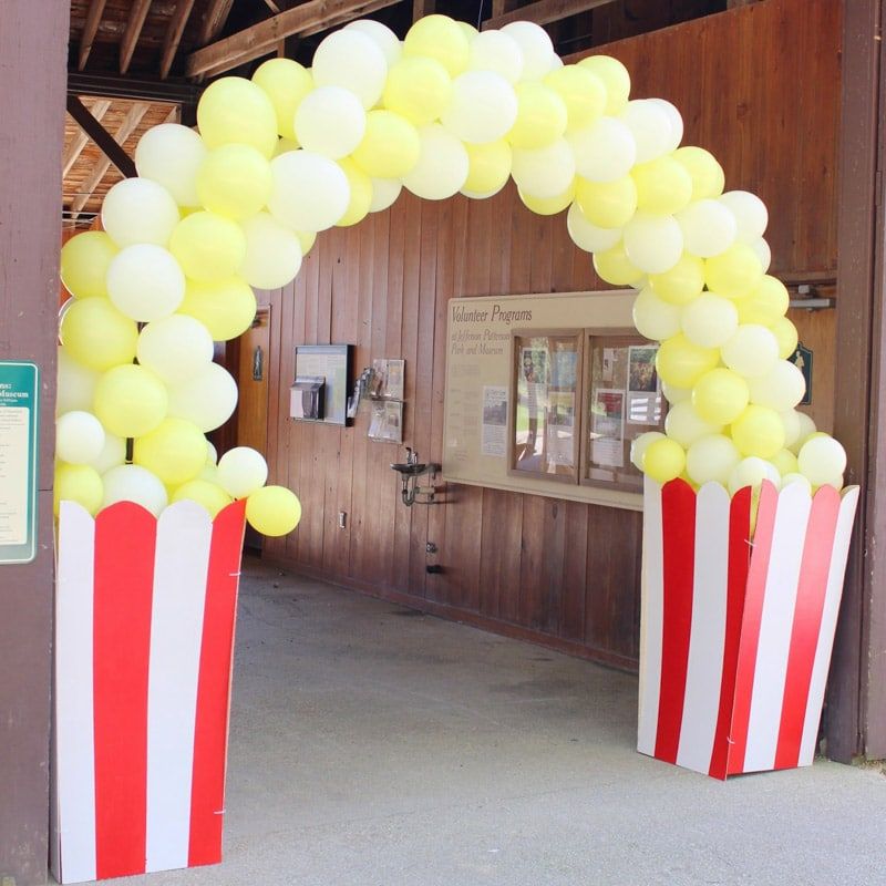 Oblouk popcornu na cirkusové tematické párty