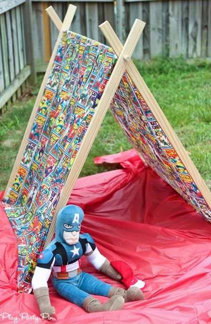 Carpa de superherois, perfecta per a una festa de superherois de playpartyplan.com