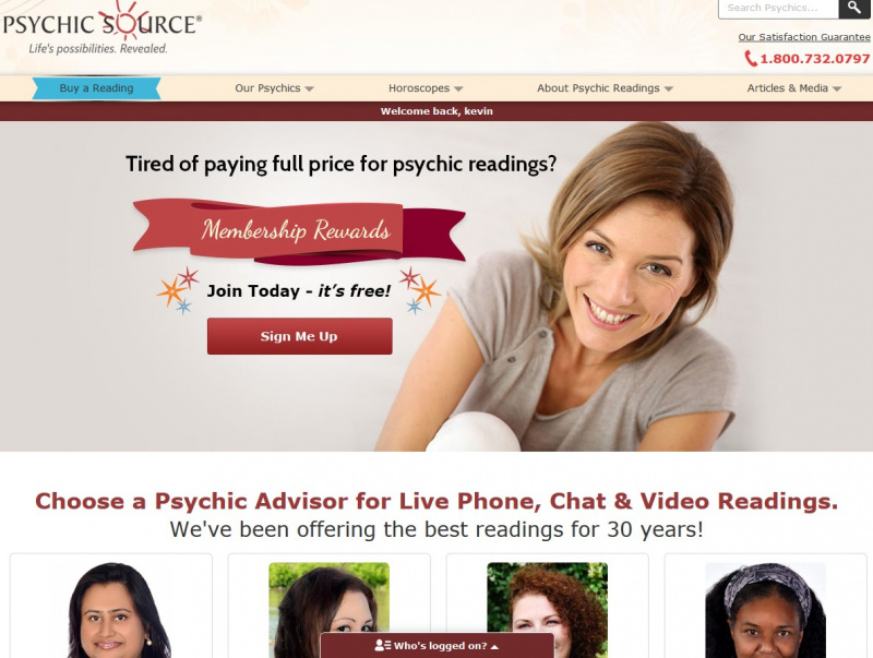   Site Web de source psychique avec une photo de femmes souriantes