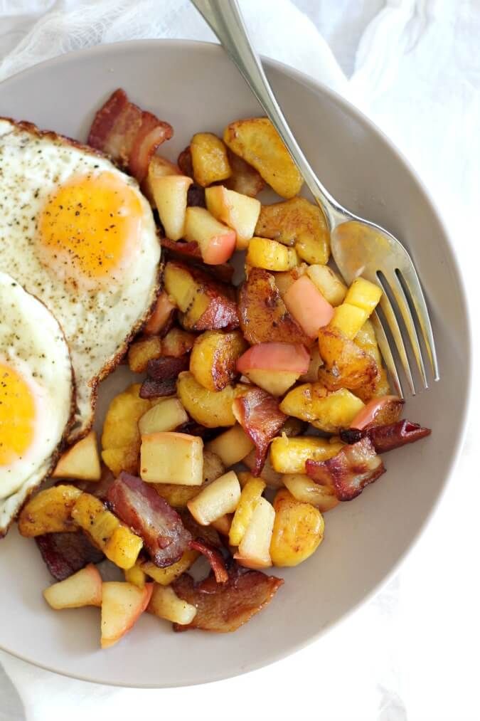 Hash sarapan sederhana adalah pilihan program Whole 30 yang hebat