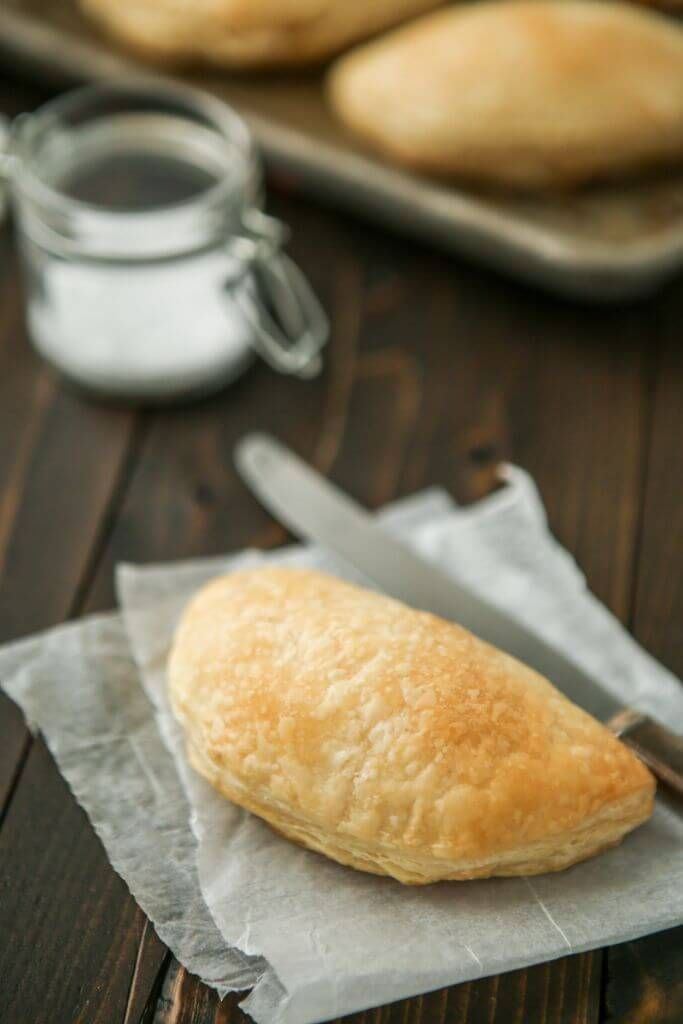 ¡Empanadas rápidas y fáciles de jamón y queso que son perfectas para un desayuno rápido y delicioso!