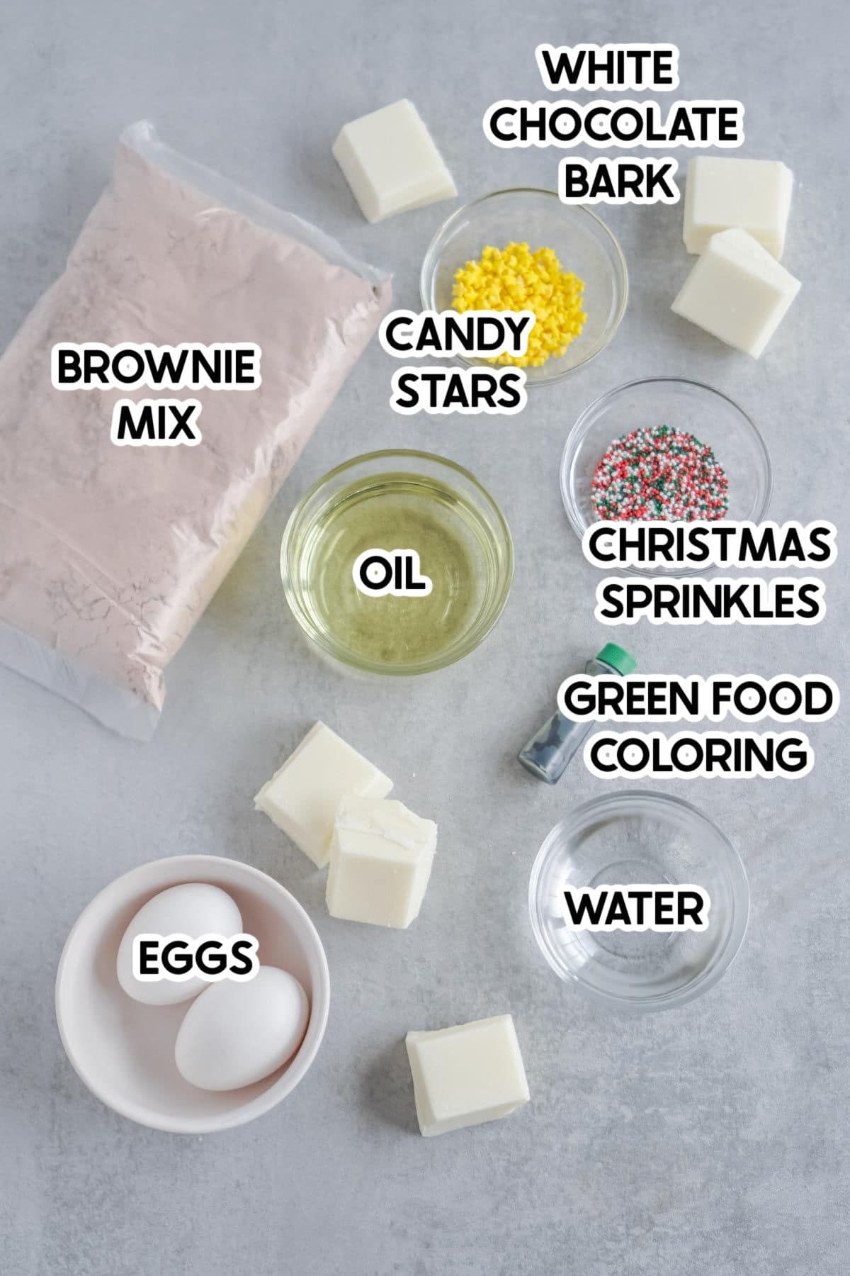 Ingredientes para brownies de árbol de Navidad con etiquetas