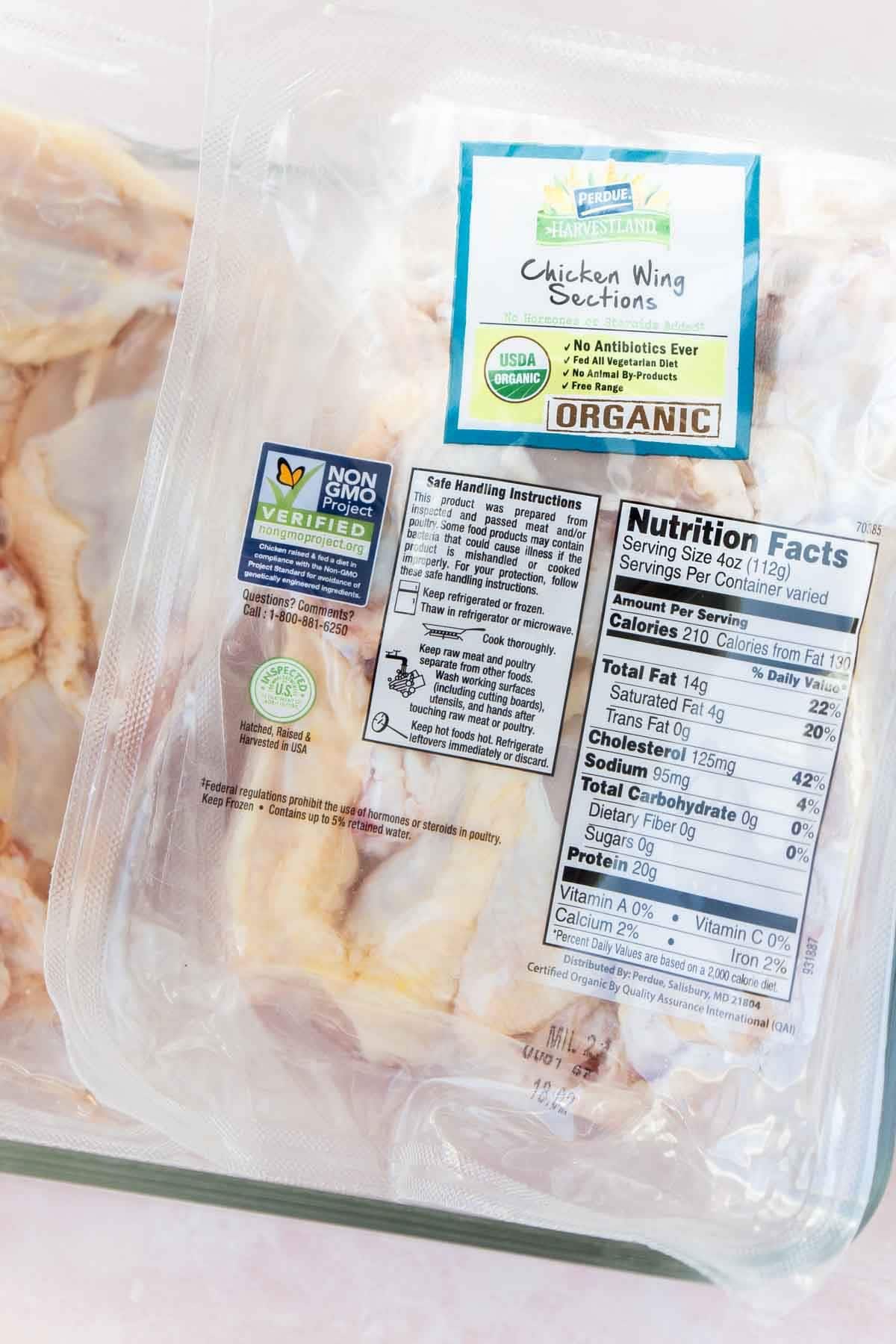 Um pacote de asas de frango orgânico Perdue Harvestland