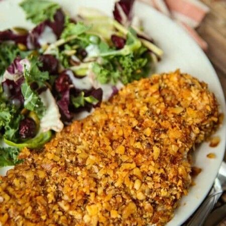 Αυτή η εύκολη συνταγή κοτόπουλου αμυγδάλου είναι μια εξαιρετική ιδέα για δείπνο παλαιού και ιδανική για κάποιον που αναζητά ένα νόστιμο δείπνο χωρίς γλουτένη!