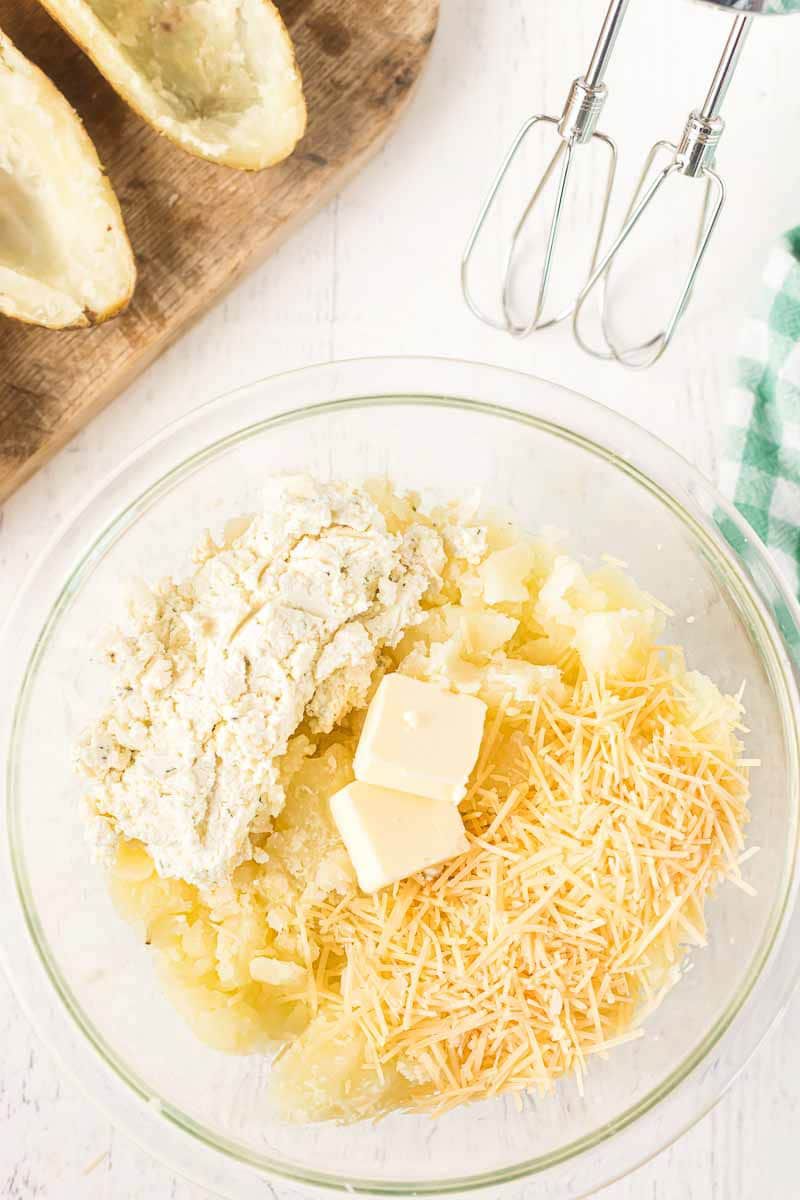 Ανάμιξη γεμίσματος για πατάτες τυριού boursin