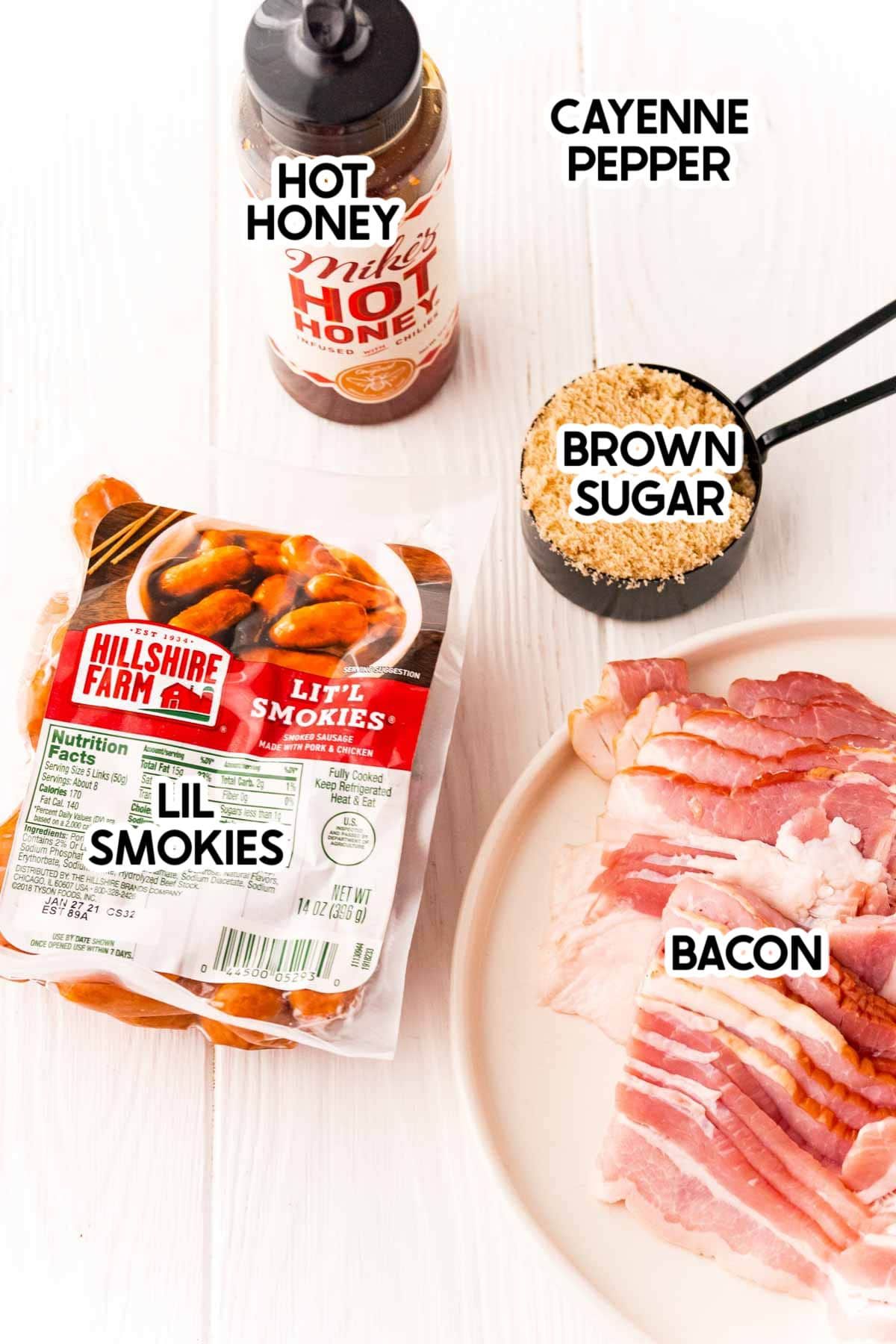 Ingredience potřebné k výrobě slanin zabalených do kouřů se štítky
