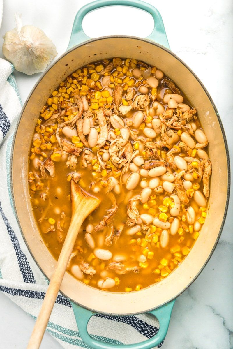 Puting bean chicken chili recipe na may maraming stock ng manok