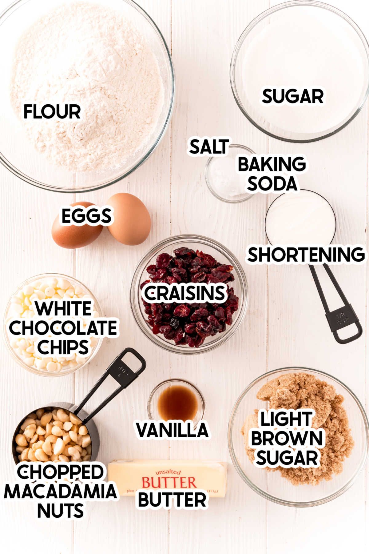Ingredientes necesarios para las galletas de arándano y chocolate blanco