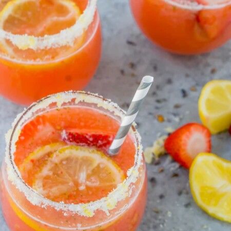 Combina fresas con lavanda en esta receta de limonada de lavanda