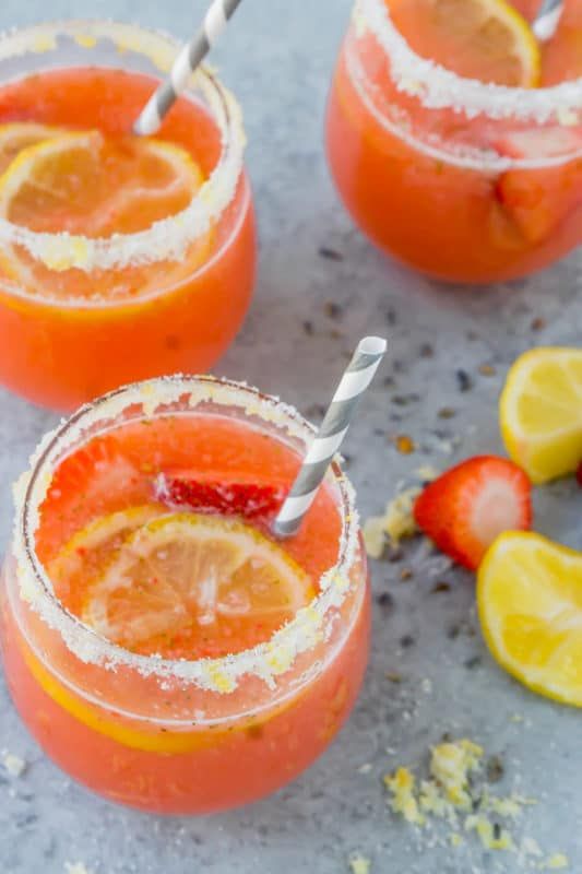 Комбинирайте ягодите с лавандулата в тази рецепта за лимонада с лавандула