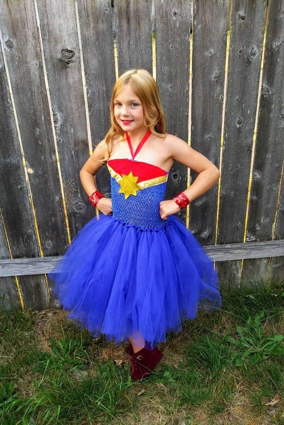 Disfraz de Capitana Marvel con vestido tutú para niña