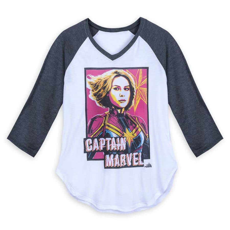 Suurepärane Captain Marveli särk on ideaalne lisaks Captain Marveli kostüümidele