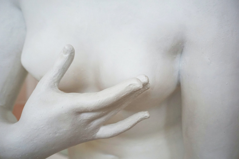   Скулптура на жена's body