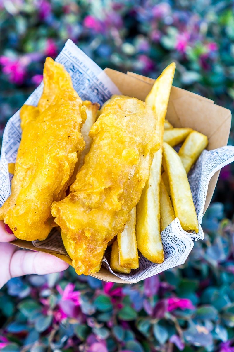 Ribe in čips ter druga hrana Disney World