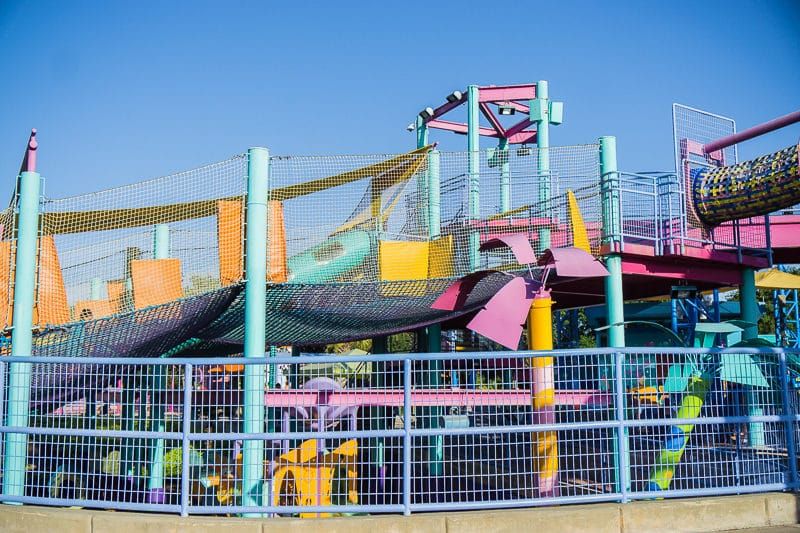 SeaWorld Bay of Play piedāvā jautrus braucienus maziem bērniem.