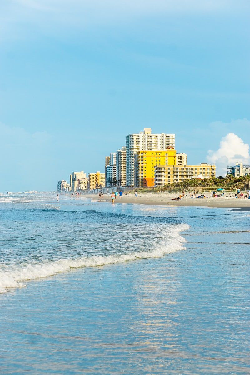 Una de las mejores atracciones de Daytona Beach es la playa.