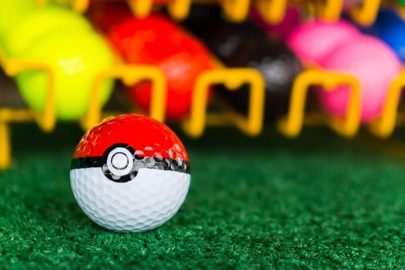 Obțineți o minge de pokemon suvenir cu pachetul final la Congo River Golf Daytona Beach