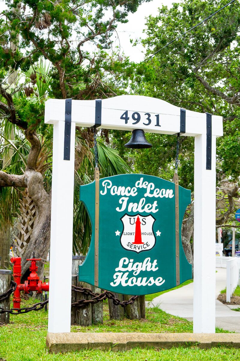 Ponce Inlet Lighthouse ligger i Ponce Inlet Florida, bara miles från Daytona Beach