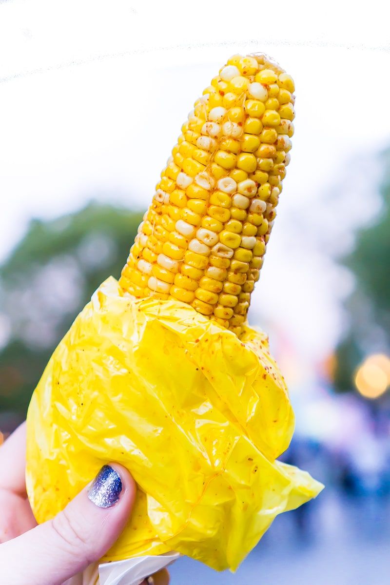 ¿Quién diría que el maíz en la mazorca sería una de las principales comidas de Disneyland?