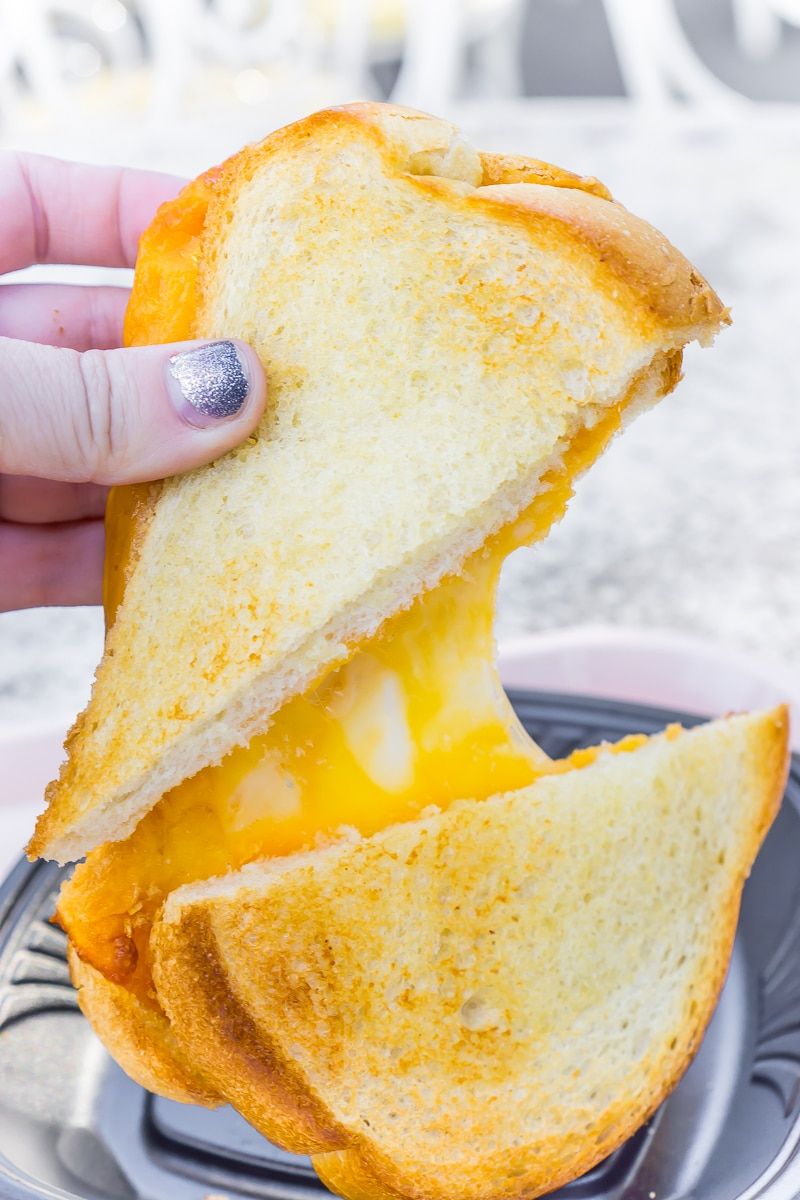 El queso tostado es un excelente refrigerio de Disneyland