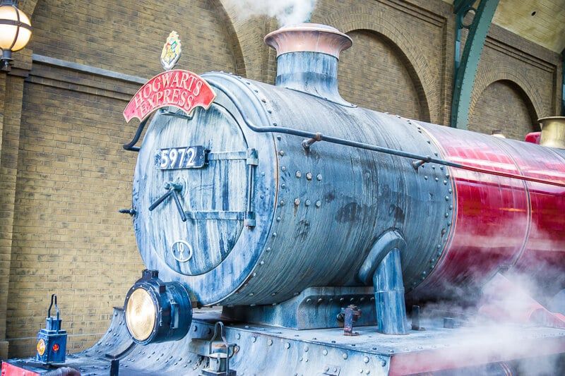 Hogwarts Express v Universal Studios Orlando vas popelje naravnost v film Harryja Potterja