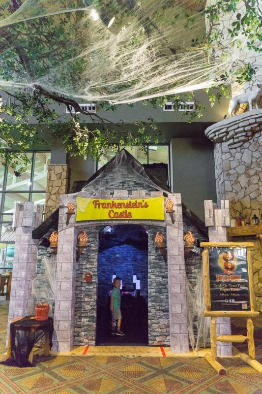Frankensteinův dům byl strašidelnou atrakcí v Howloweenu