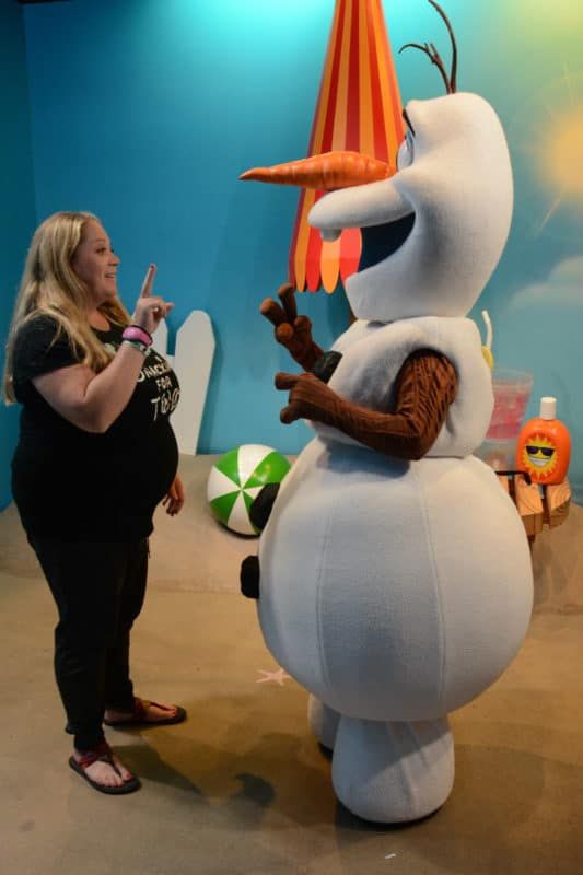 Olaf pozdravuje Disney After Hours