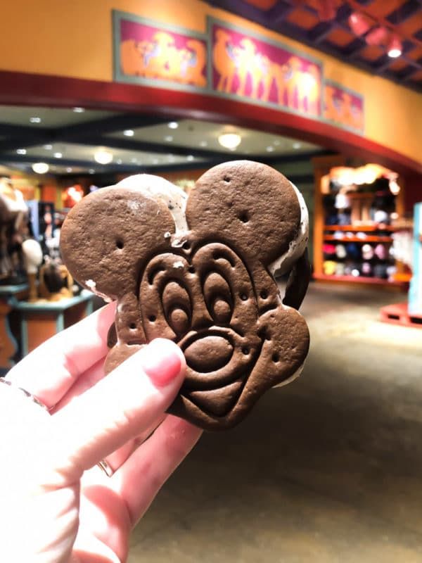 Entrepà de gelat de Mickey durant Disney After Hours